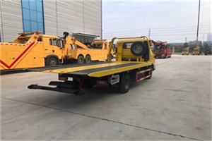 介休非事故拖车